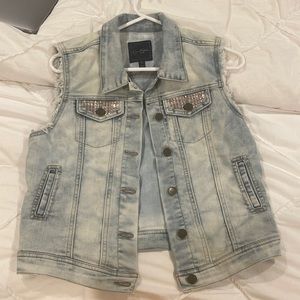 Kids XL cut off sleeve vest